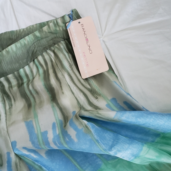 Bandolino Multi-print 100% silk skirt. Siz… - Picture 4 of 5
